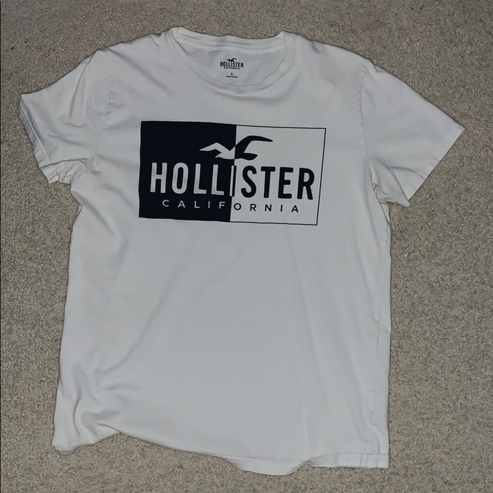 Men’s Hollister t-shirt